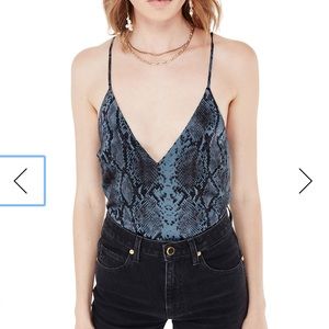NWT Cami NYC size Small blue snake tank